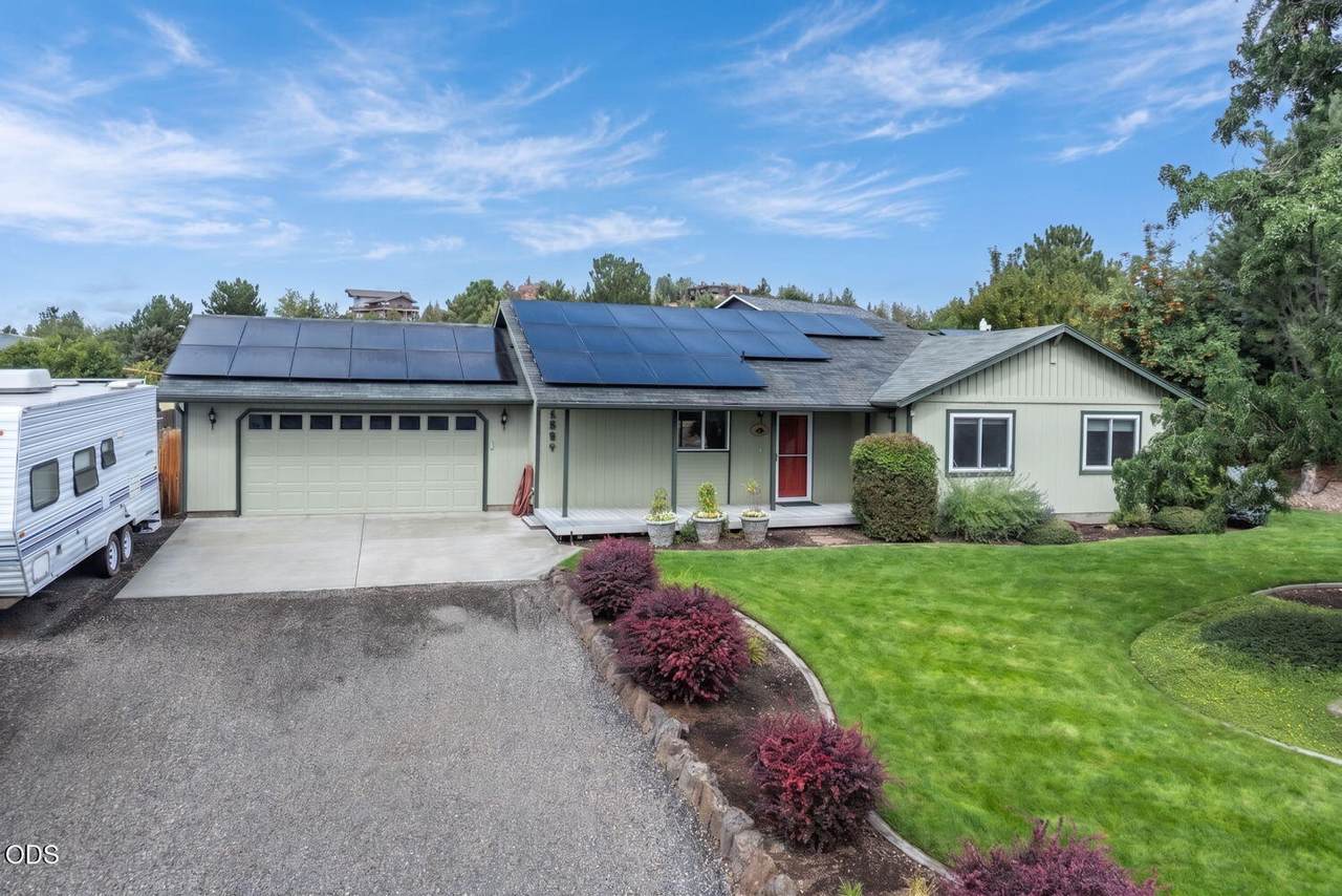 1287 Mountain Ash Road - Photo 1