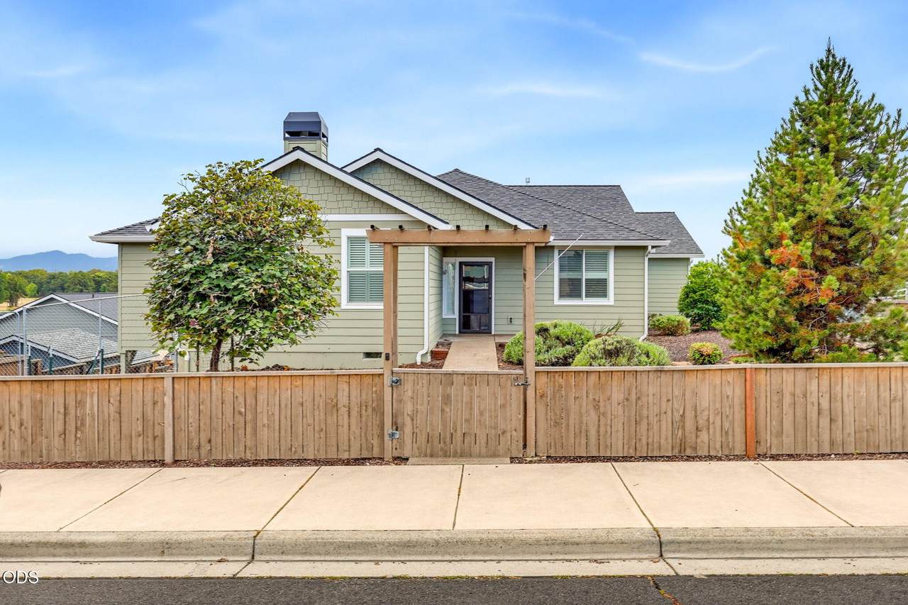 417 Echo Way - Photo 1