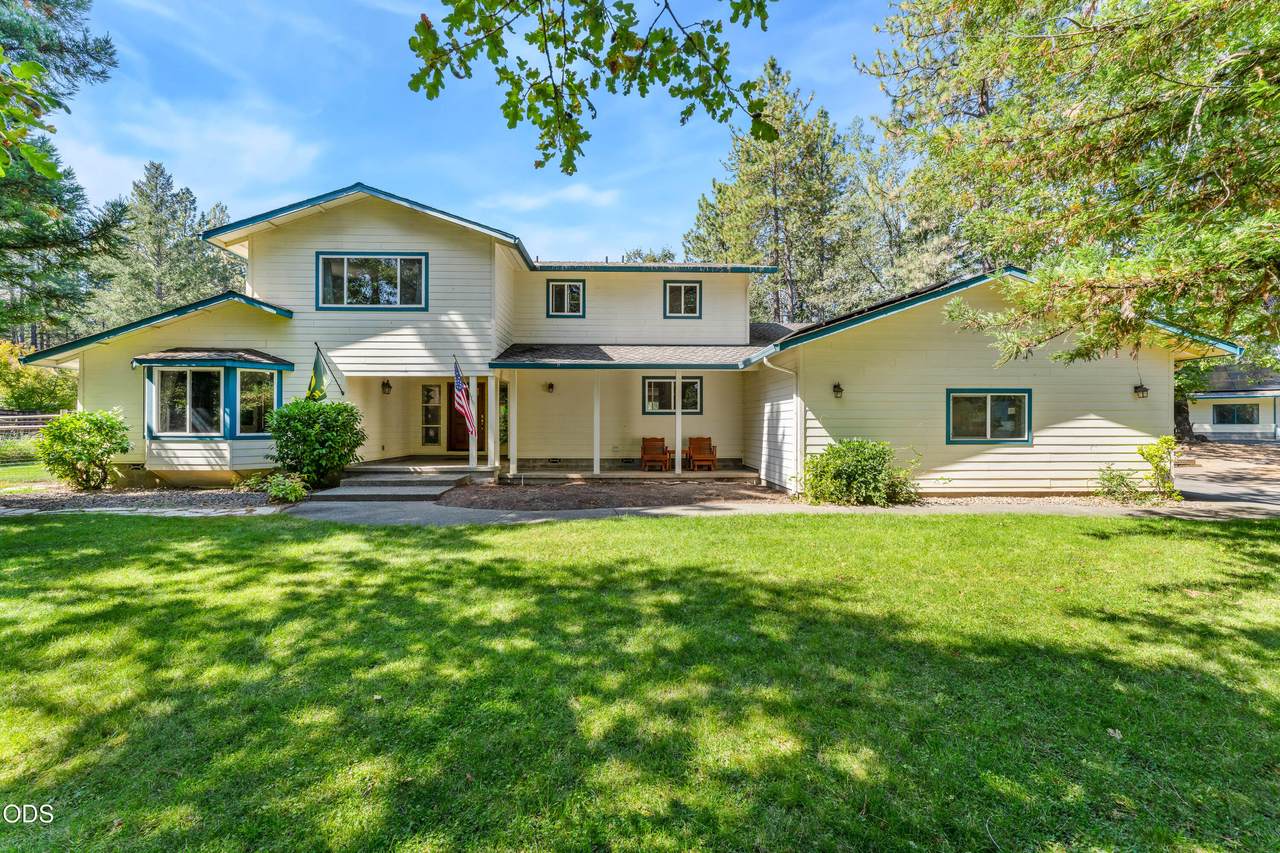 676 Becklin Drive - Photo 1