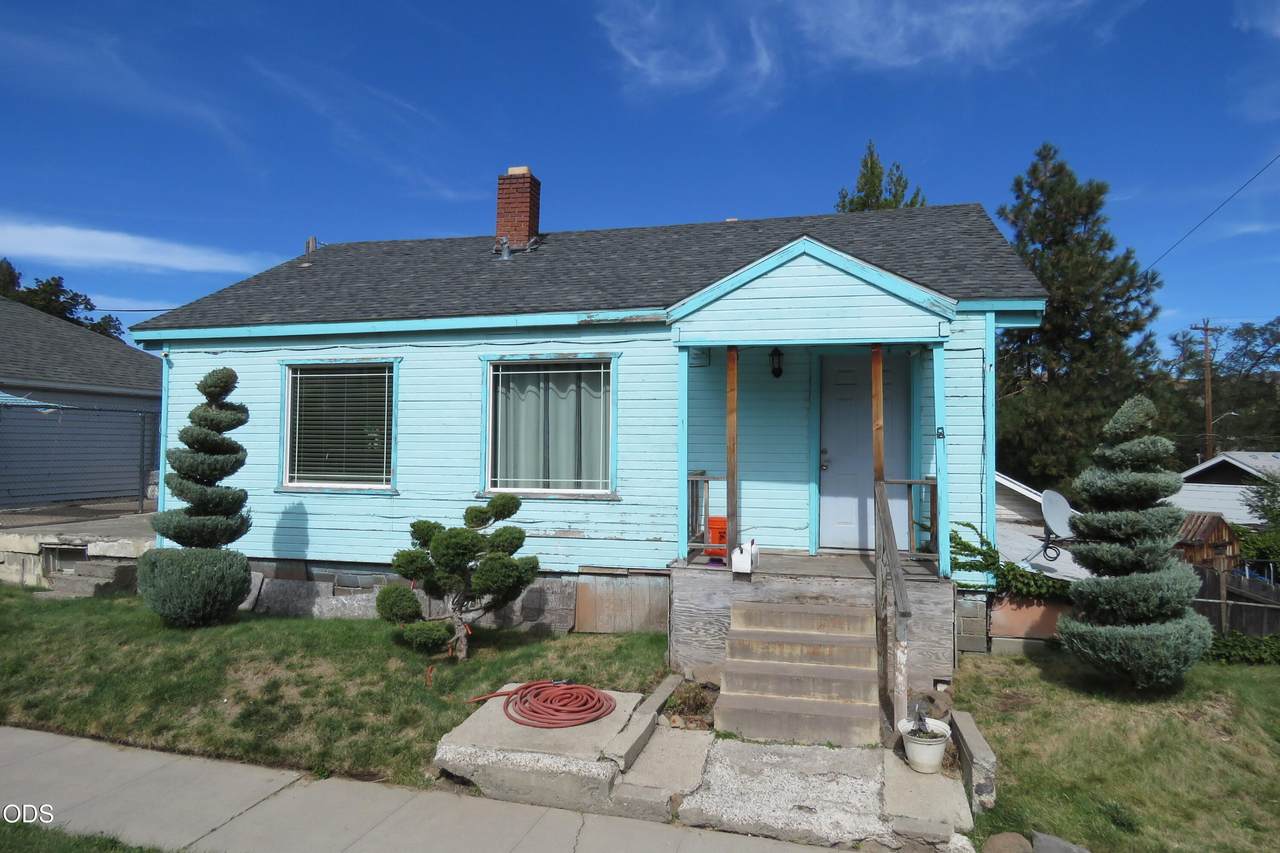 905 9th Street - Photo 1