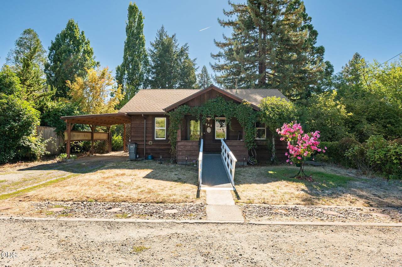 121 Front Street - Photo 1