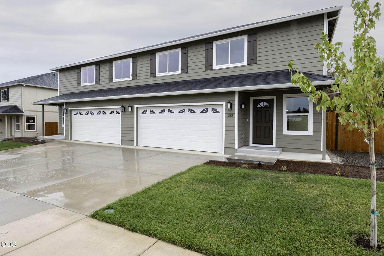 155 Champagne Court - Photo 1