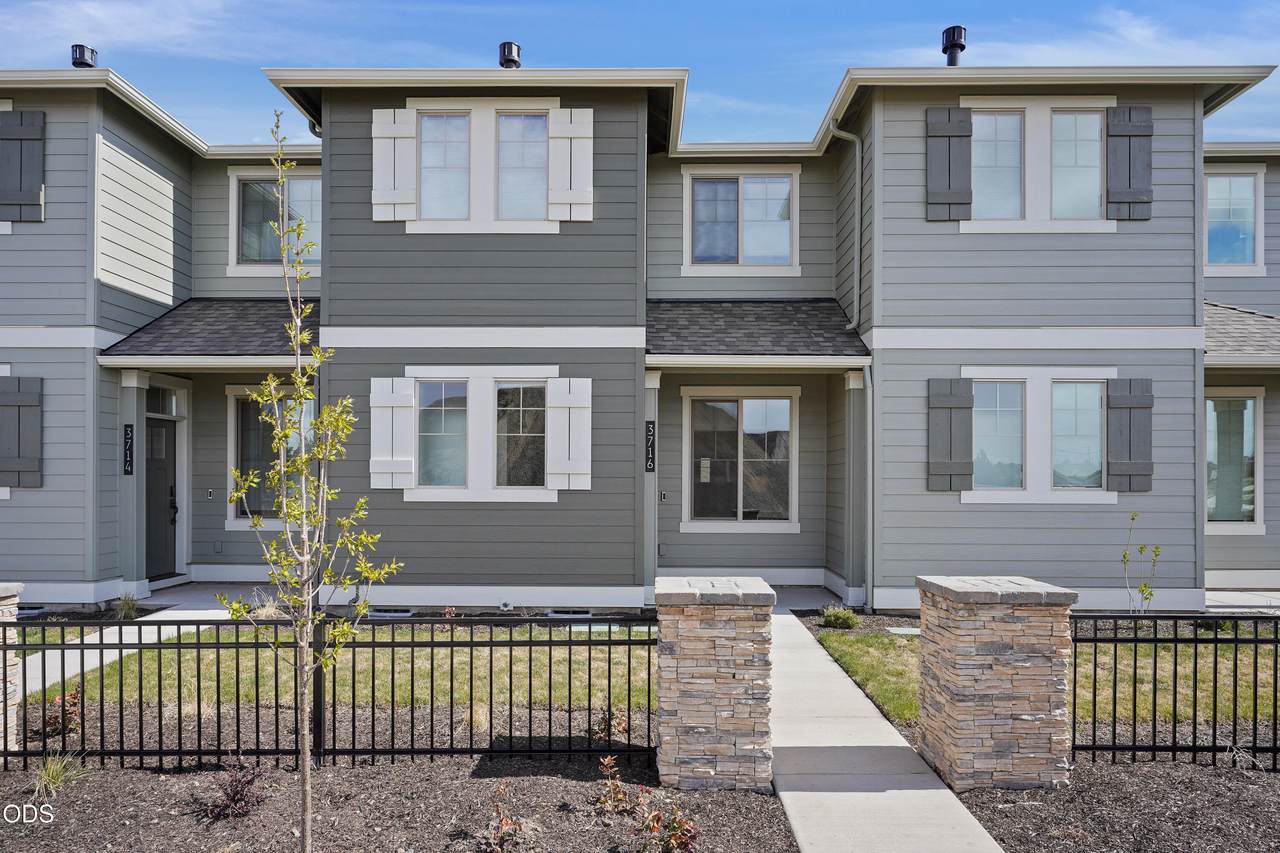 3716 Petrosa Avenue - Photo 1