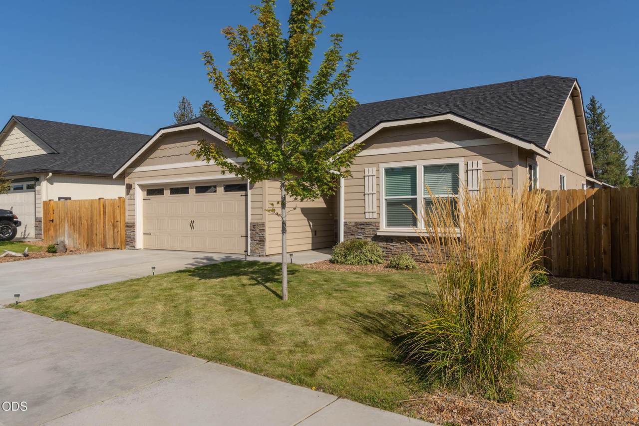 1822 Kallberg Avenue - Photo 1