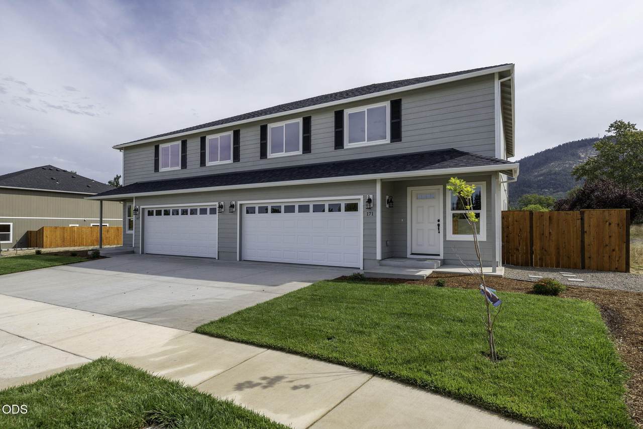 171 Champagne Court - Photo 1