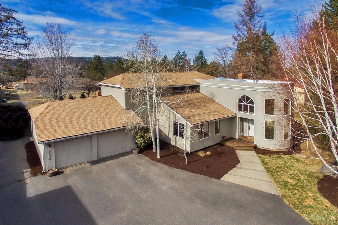 2195 NE 8th Street, Bend, OR 97701 (MLS #201601690) :: Birtola Garmyn High Desert Realty