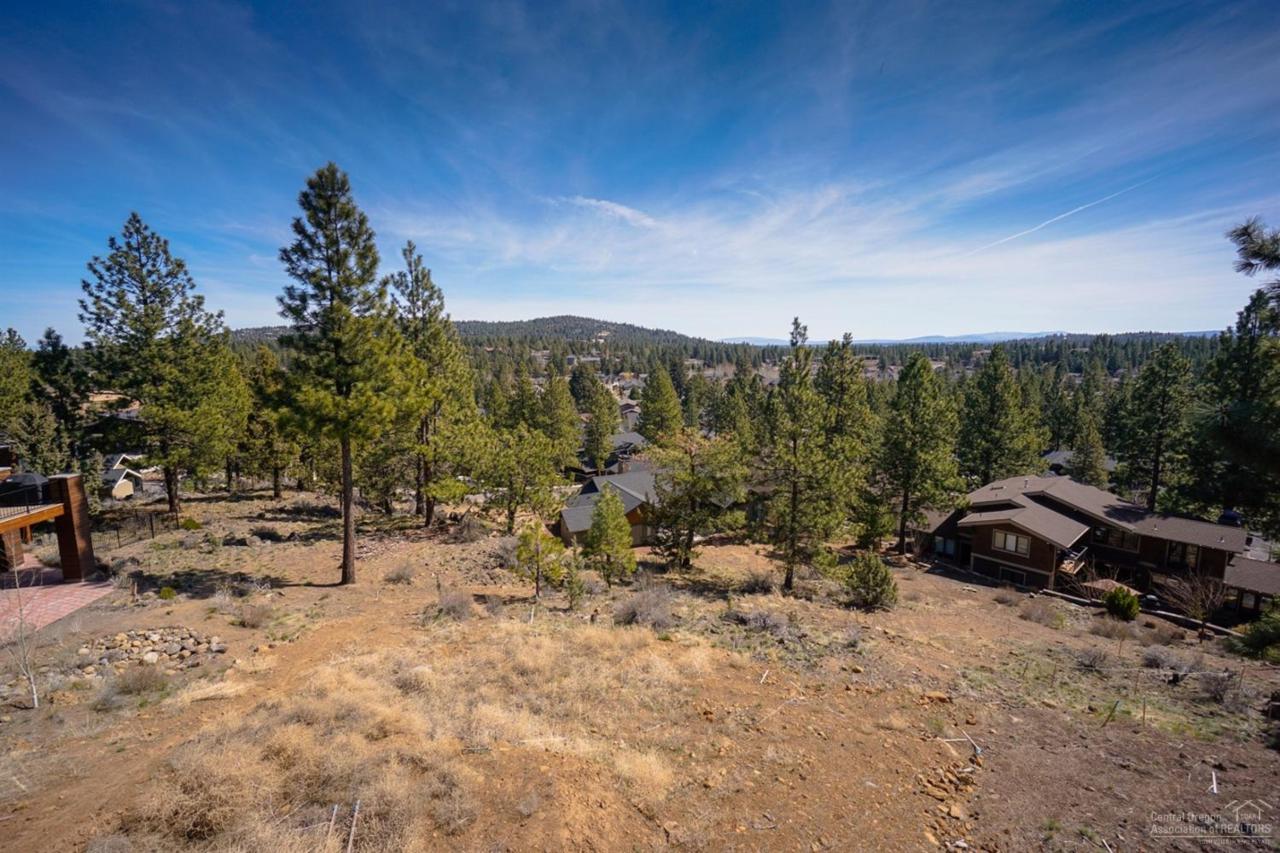 3343 NW Shevlin Ridge, Bend, OR 97703 (MLS #201602798) :: Birtola Garmyn High Desert Realty
