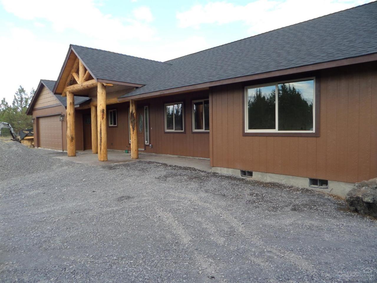 9505 SW Geneva View Road, Terrebonne, OR 97760 (MLS #201603471) :: Birtola Garmyn High Desert Realty