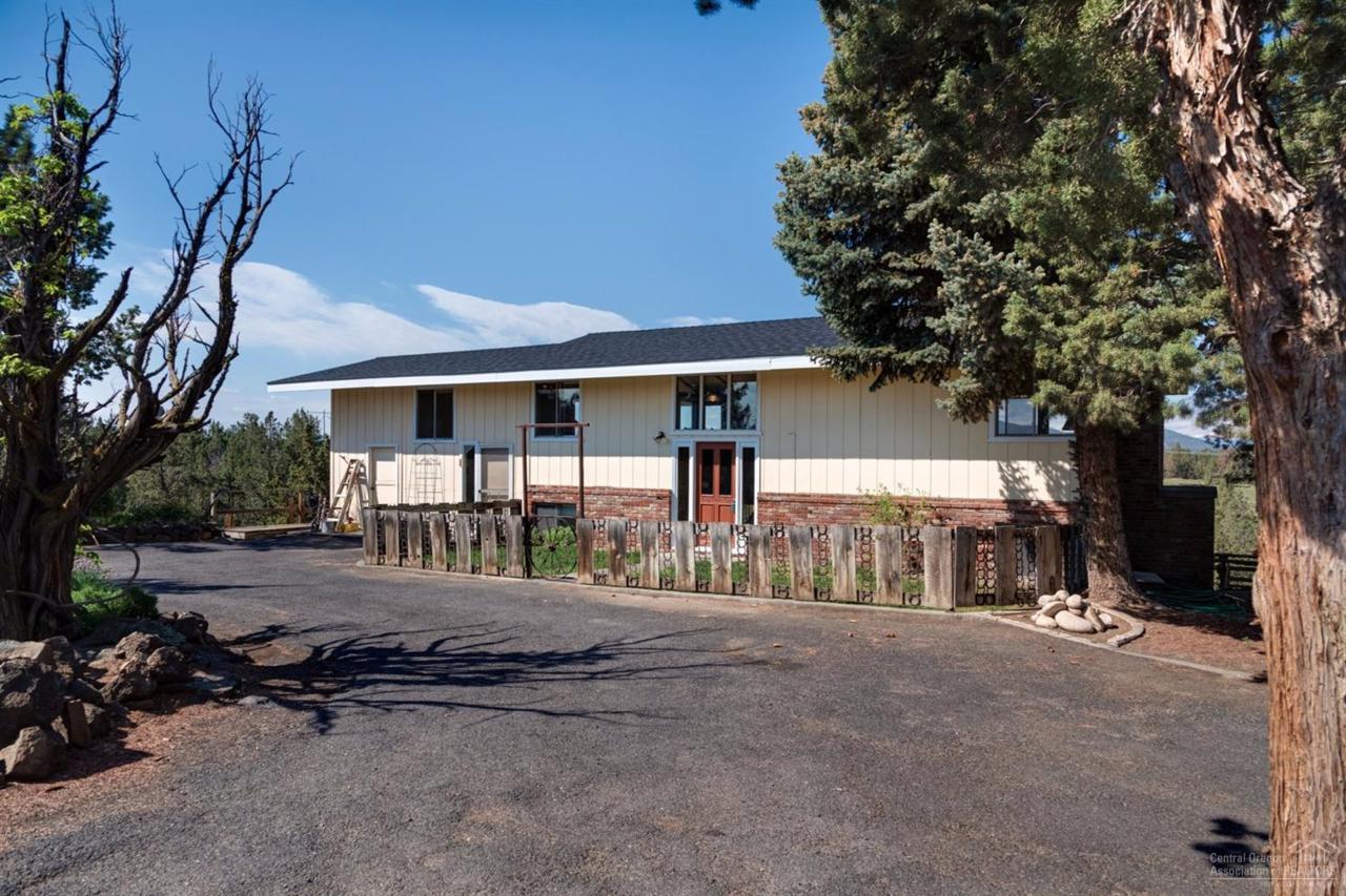 1585 35th Street - Photo 1