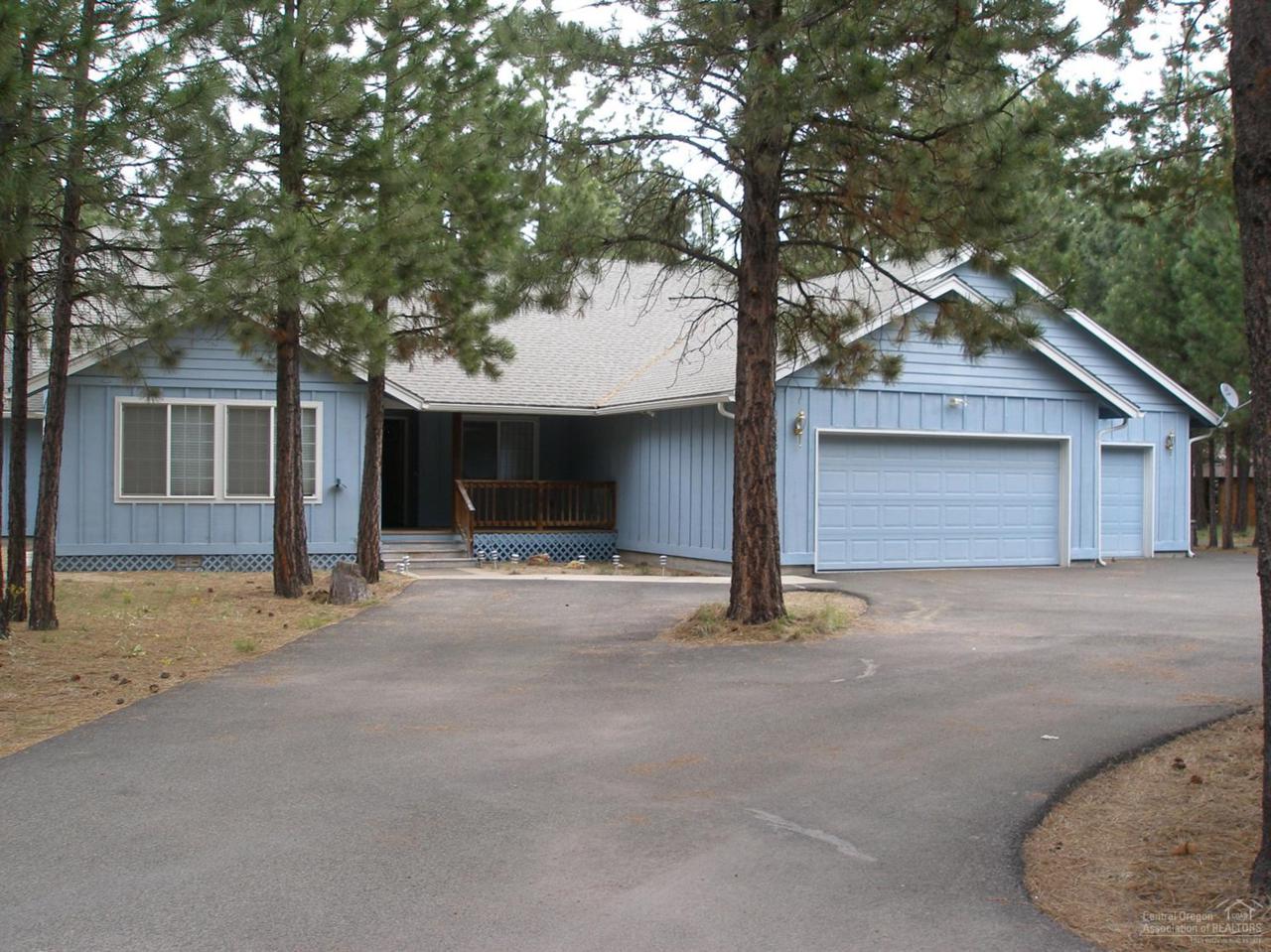 14820 Springwood Road, La Pine, OR 97739 (MLS #201605436) :: Birtola Garmyn High Desert Realty