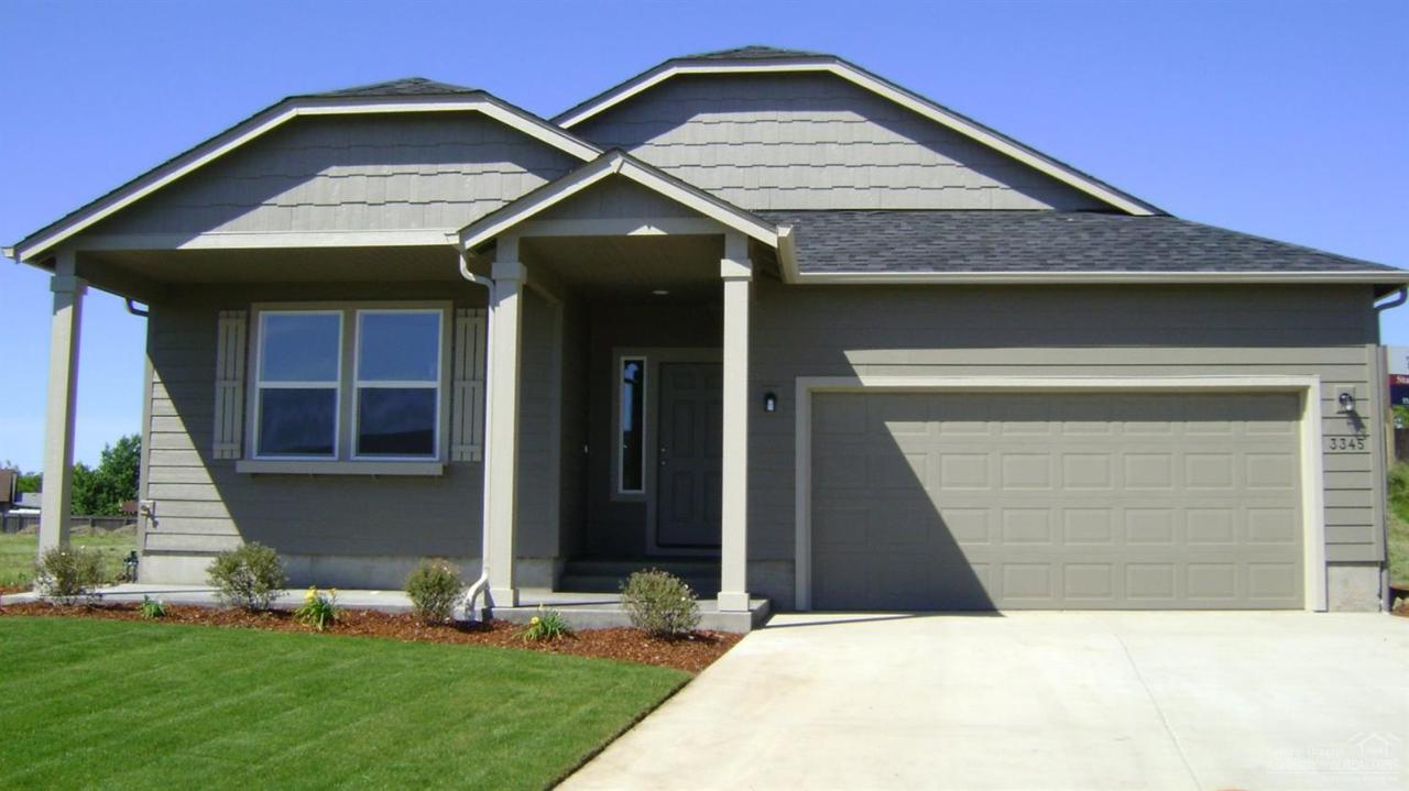20343 SE Lois Way, Bend, OR 97702 (MLS #201606930) :: Birtola Garmyn High Desert Realty