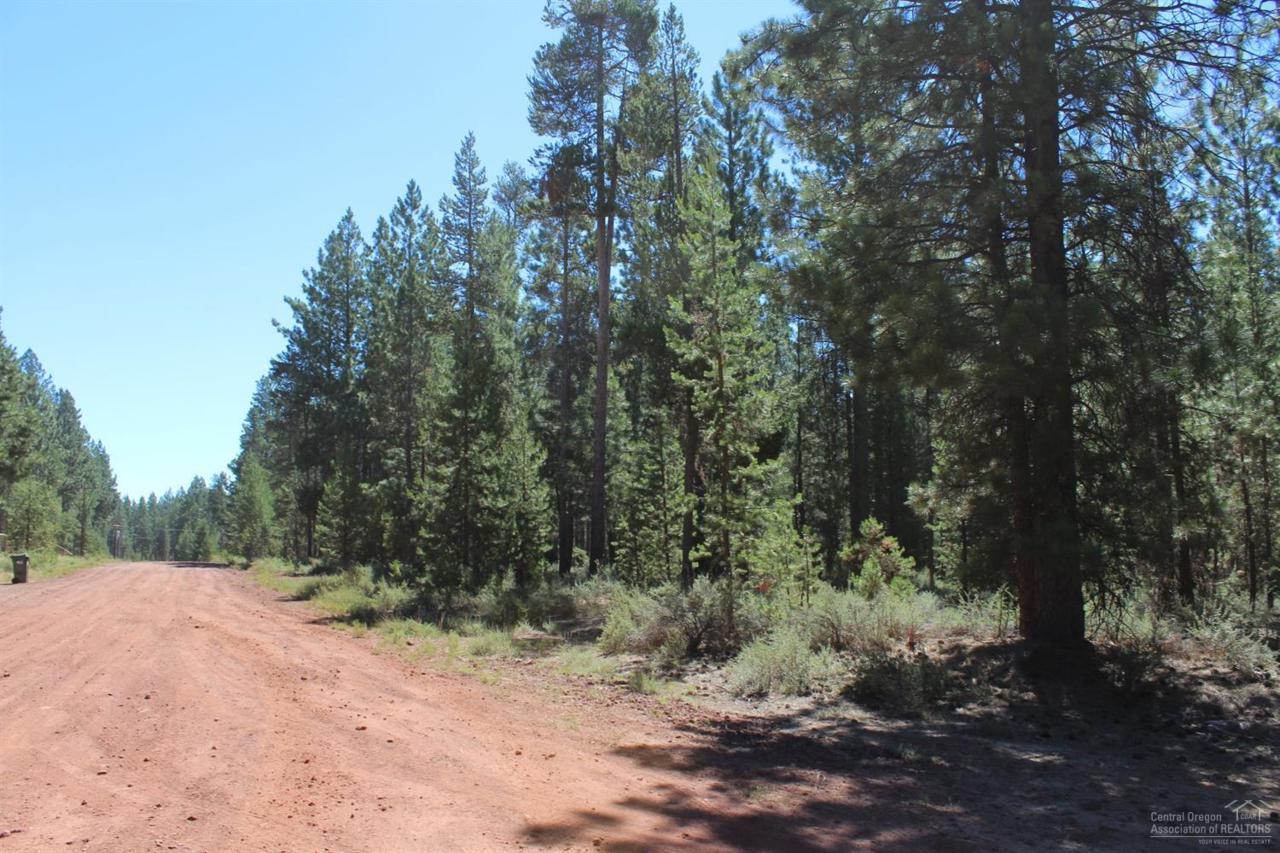 1700 Collar Road Lot, La Pine, OR 97739 (MLS #201608027) :: Birtola Garmyn High Desert Realty