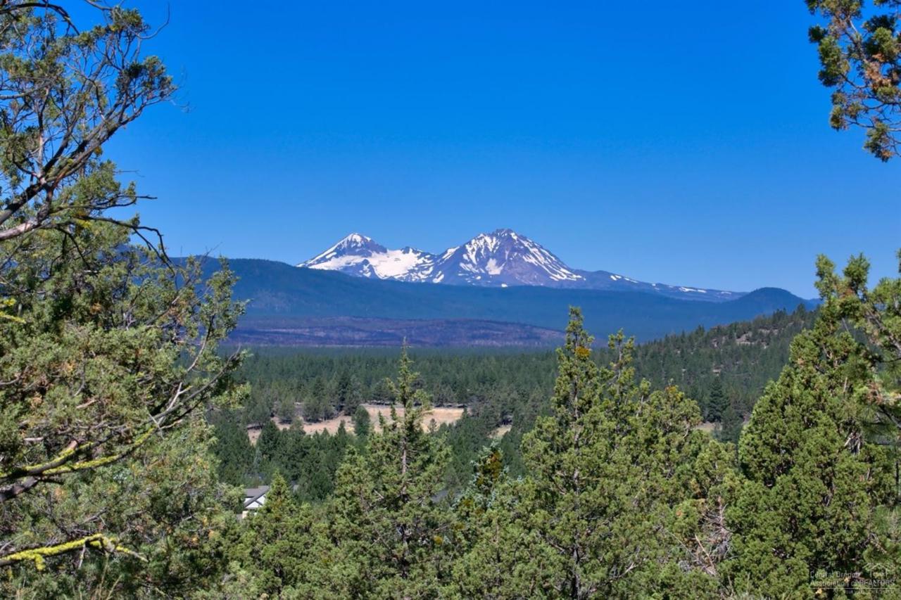 1777 NW Wild Rye Circle Lot 15, Bend, OR 97703 (MLS #201608102) :: Birtola Garmyn High Desert Realty