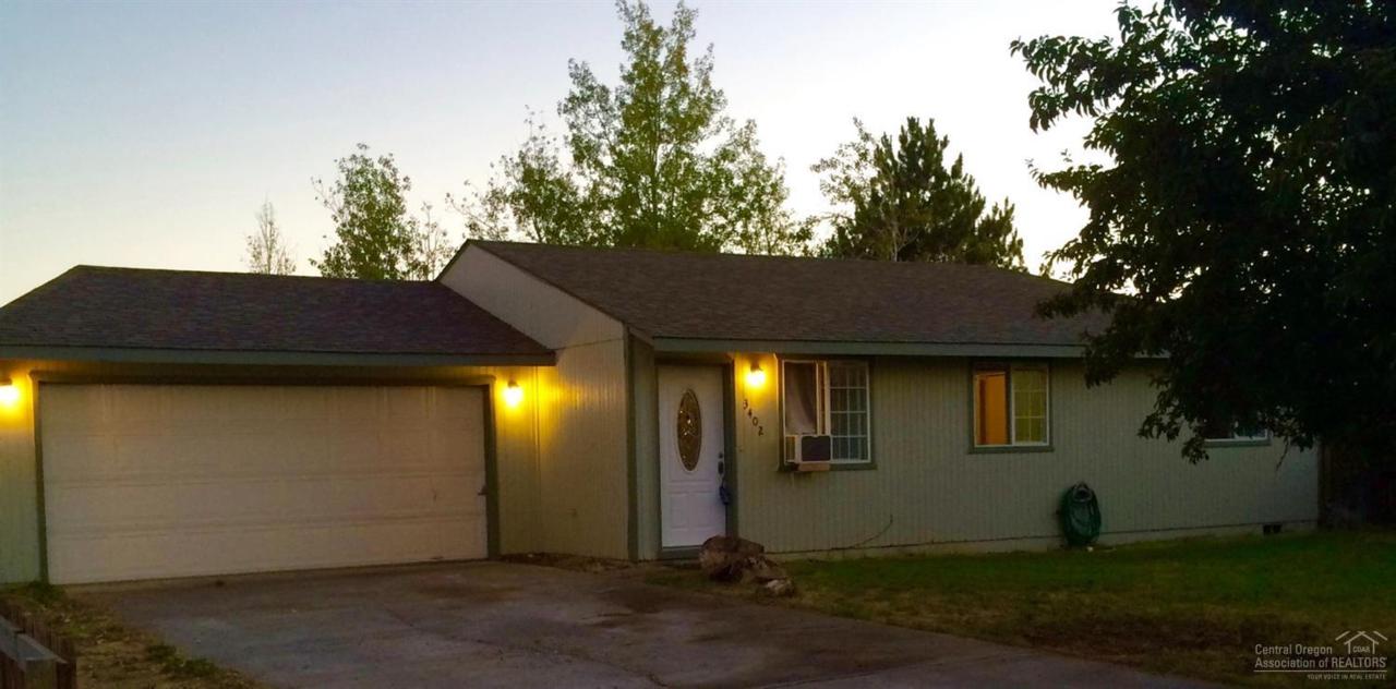 3402 SW Pumice Avenue, Redmond, OR 97756 (MLS #201608468) :: Birtola Garmyn High Desert Realty