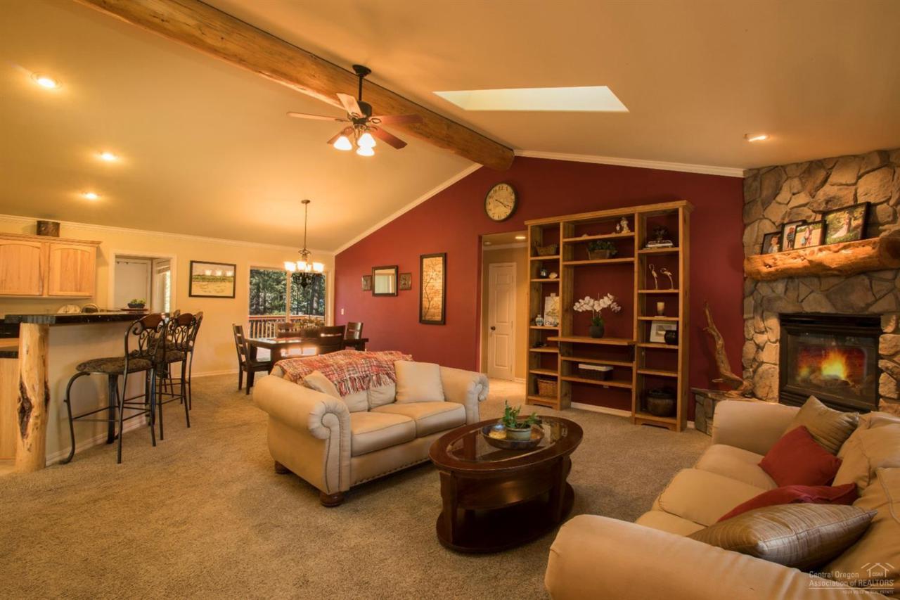 17000 Glendale Road, Bend, OR 97707 (MLS #201608550) :: Birtola Garmyn High Desert Realty