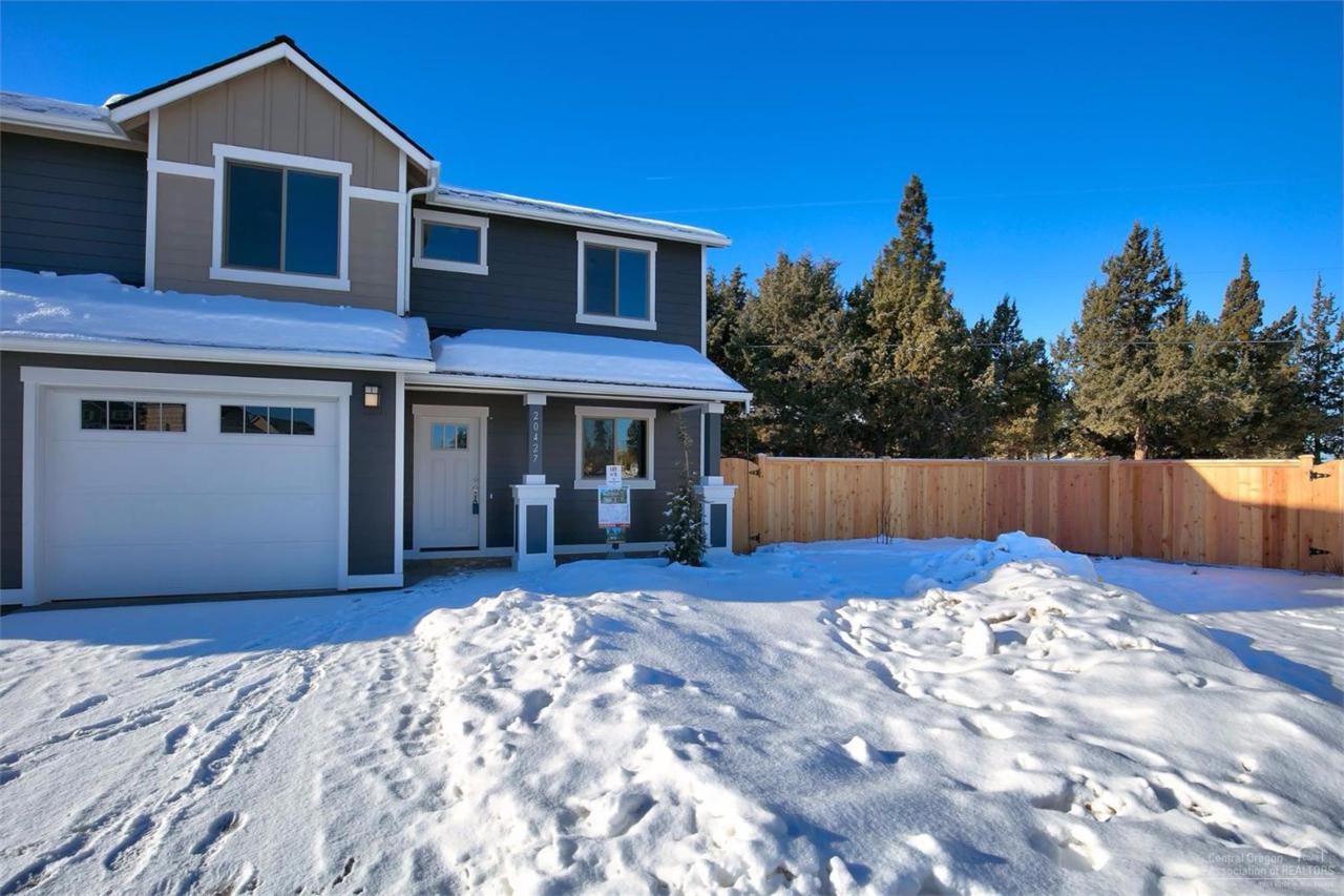 20427 Angel Court, Bend, OR 97702 (MLS #201608834) :: Birtola Garmyn High Desert Realty