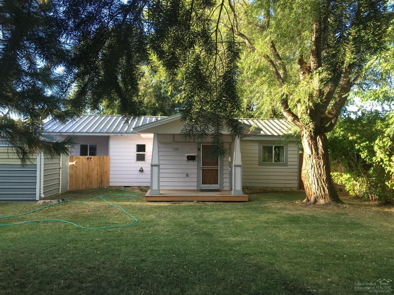 130 NW Elm Avenue, Redmond, OR 97756 (MLS #201609037) :: Birtola Garmyn High Desert Realty