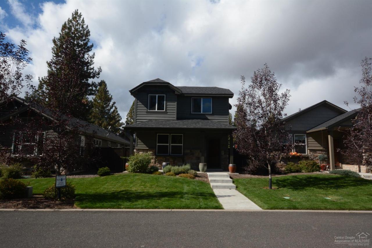 61107 Solitude, Bend, OR 97702 (MLS #201609047) :: Birtola Garmyn High Desert Realty