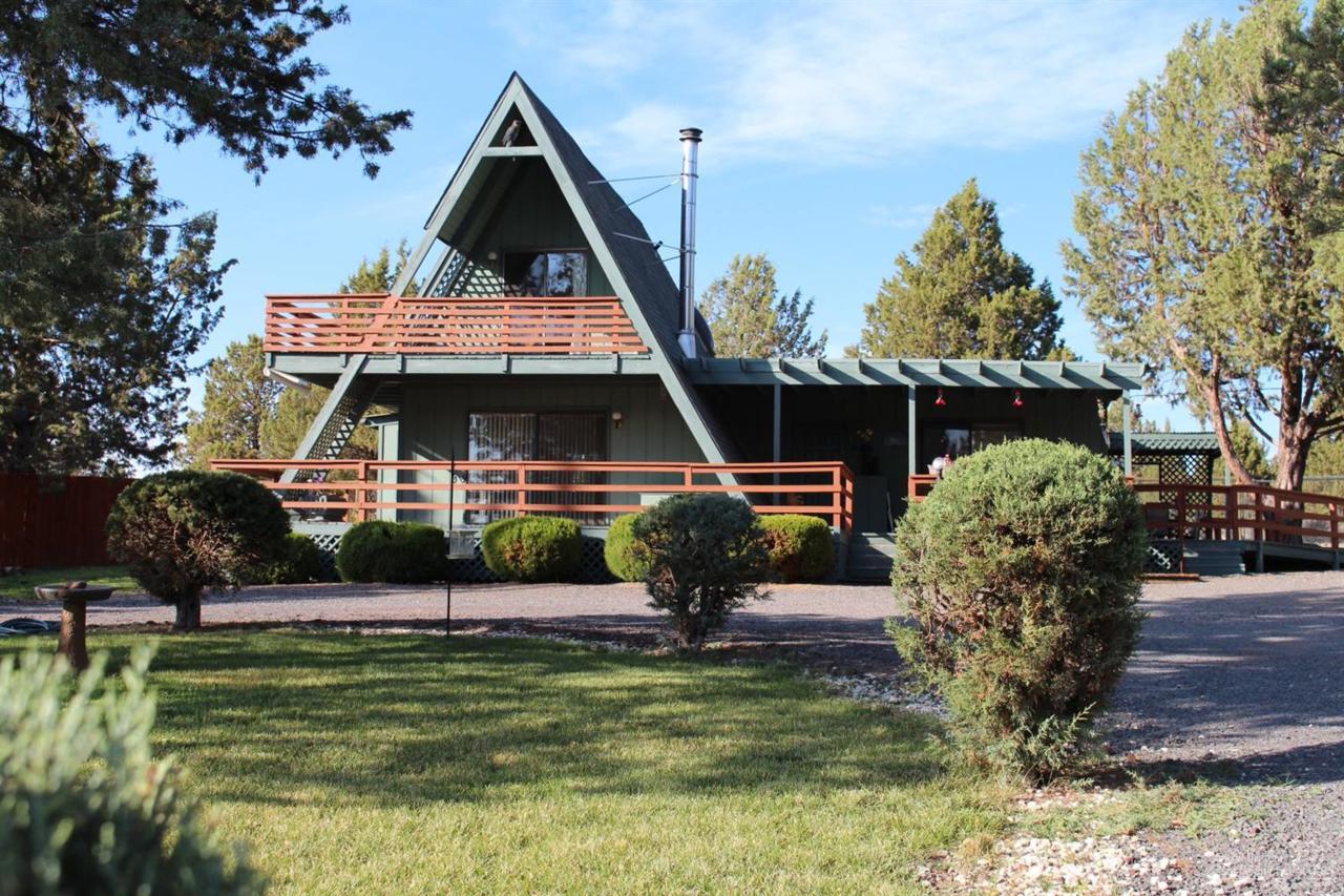 12349 SW Peninsula Drive, Terrebonne, OR 97760 (MLS #201609060) :: Birtola Garmyn High Desert Realty