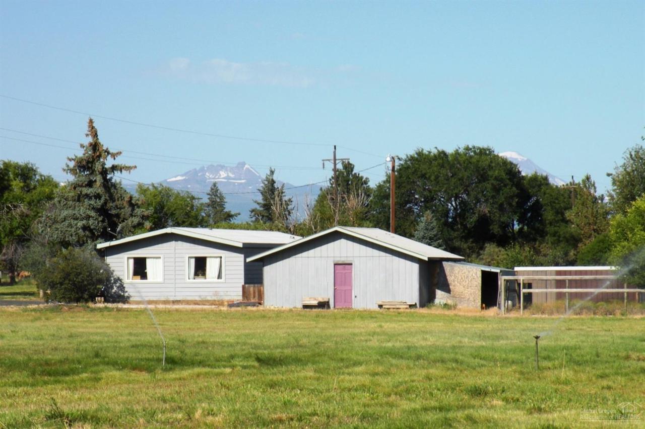 6191 SW Quarry Avenue, Redmond, OR 97756 (MLS #201609155) :: Birtola Garmyn High Desert Realty