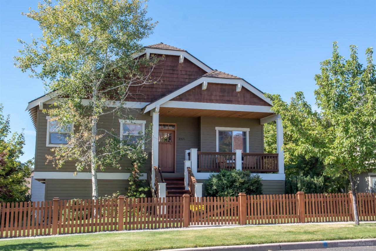 2521 NW Awbrey Road, Bend, OR 97703 (MLS #201609376) :: Birtola Garmyn High Desert Realty