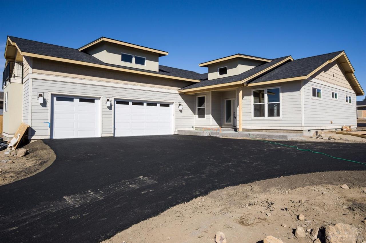 3444 SW 47th Street, Redmond, OR 97756 (MLS #201609579) :: Birtola Garmyn High Desert Realty