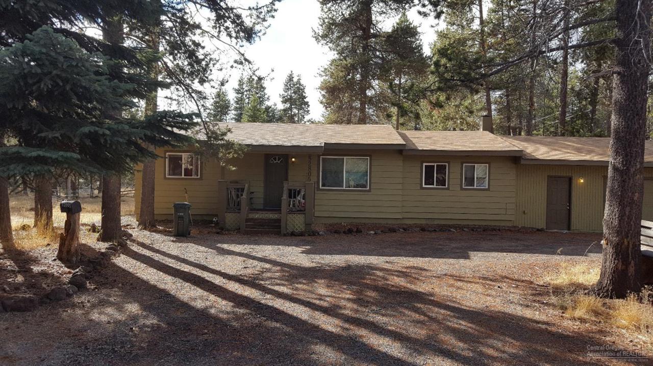 52805 Day Road, La Pine, OR 97739 (MLS #201610189) :: Birtola Garmyn High Desert Realty