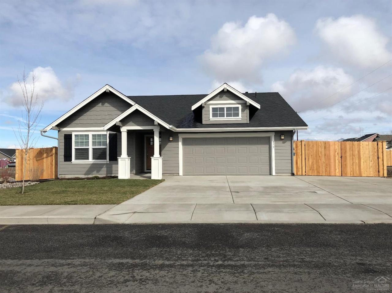 475 Oak Avenue - Photo 1