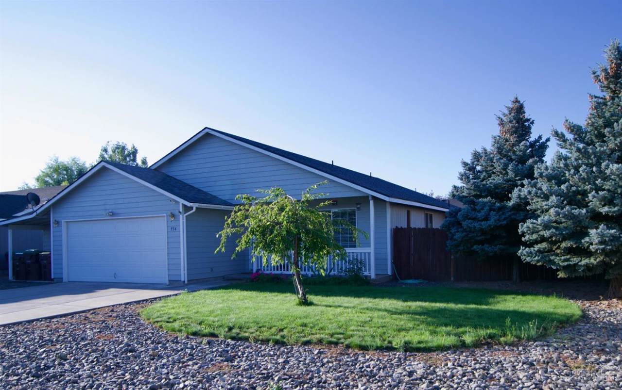 934 Yew Street - Photo 1