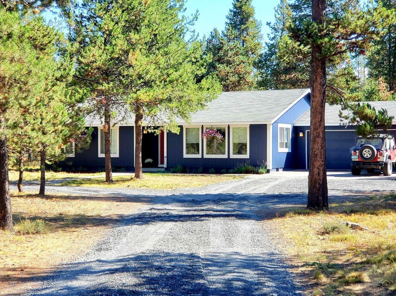 54732 Pinewood Avenue - Photo 1