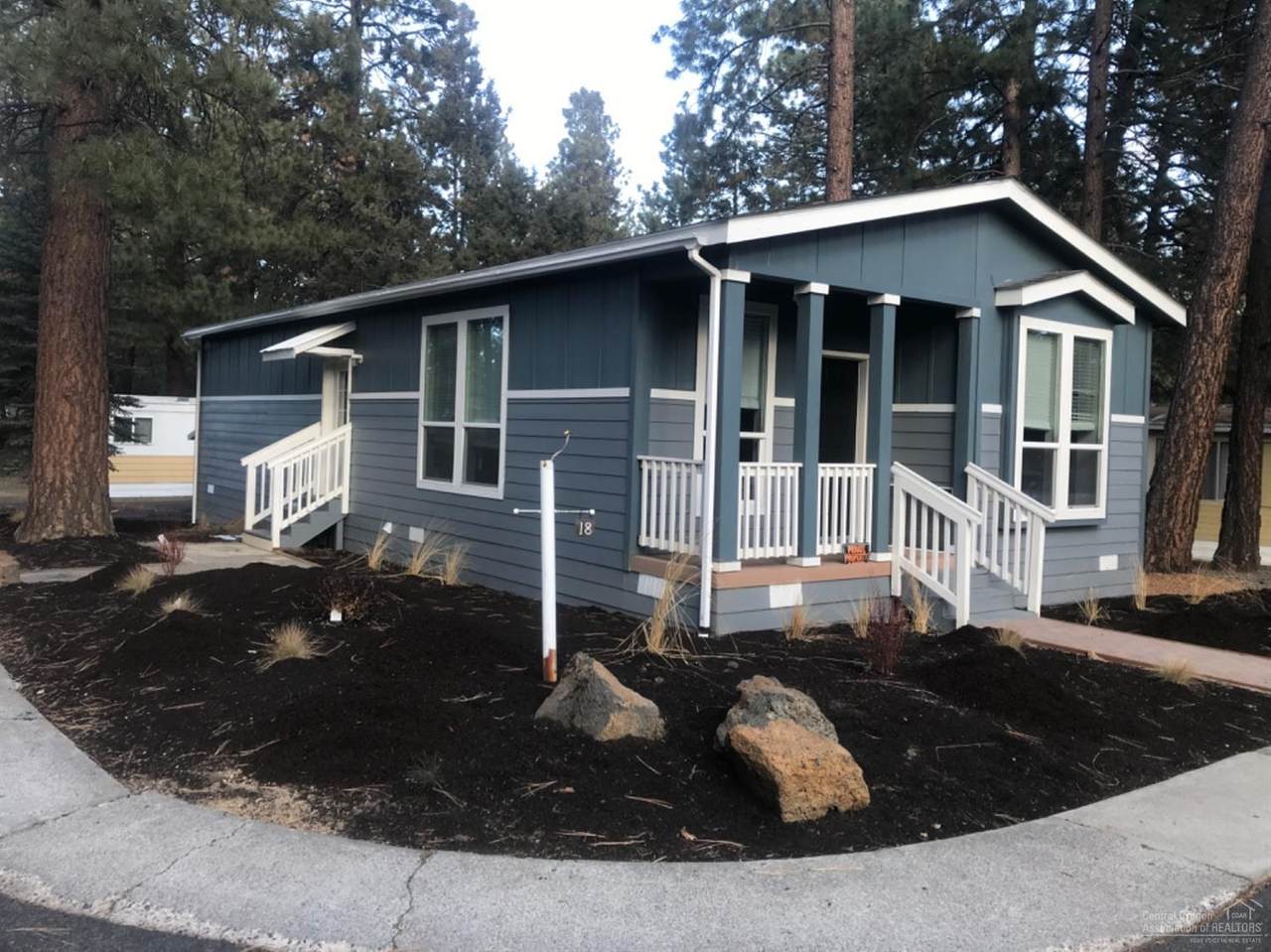 61040 Queens Drive - Photo 1