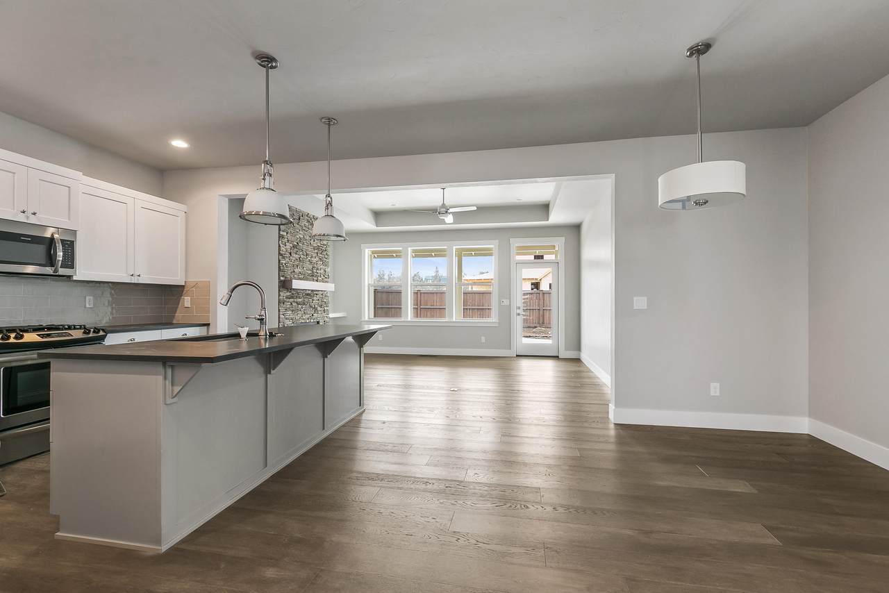 4202 43rd Street - Photo 1