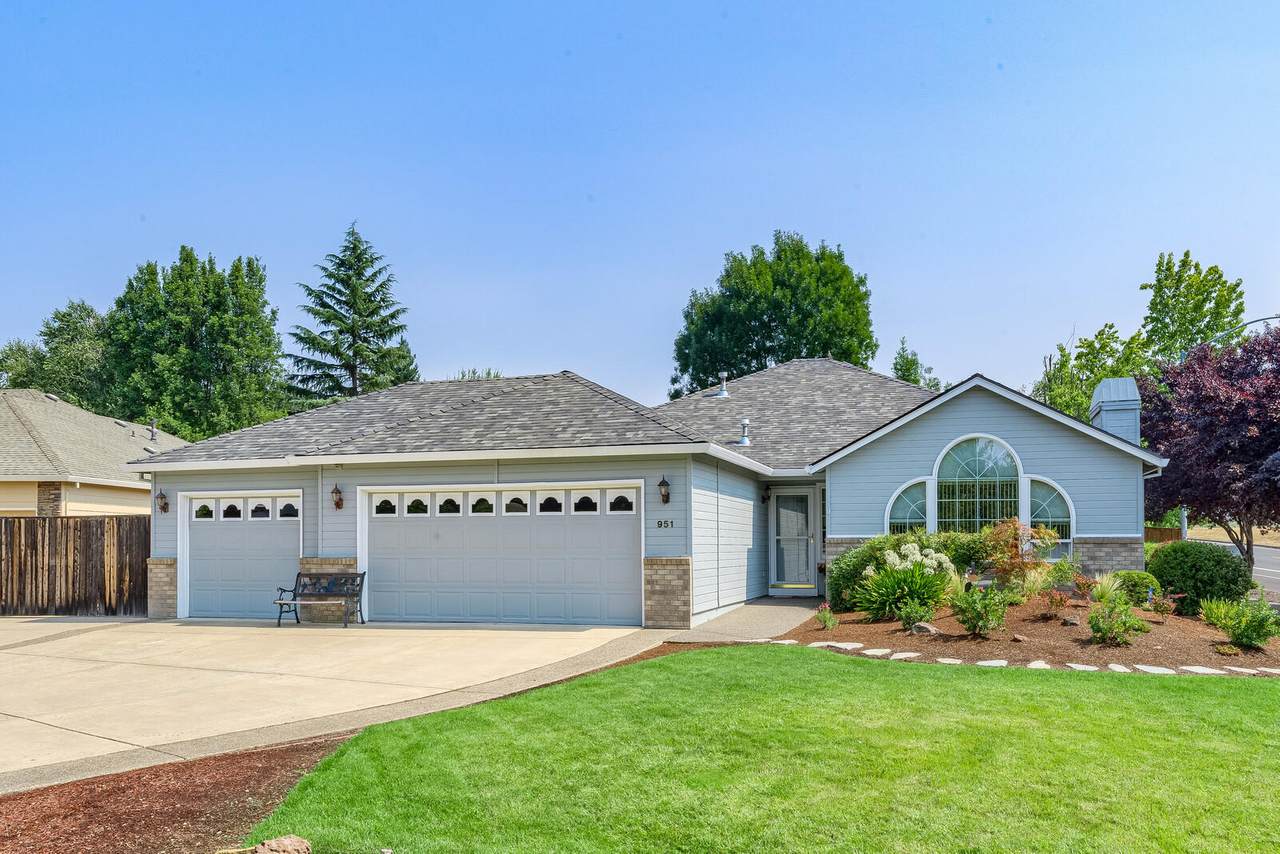 951 Rimrock Circle - Photo 1