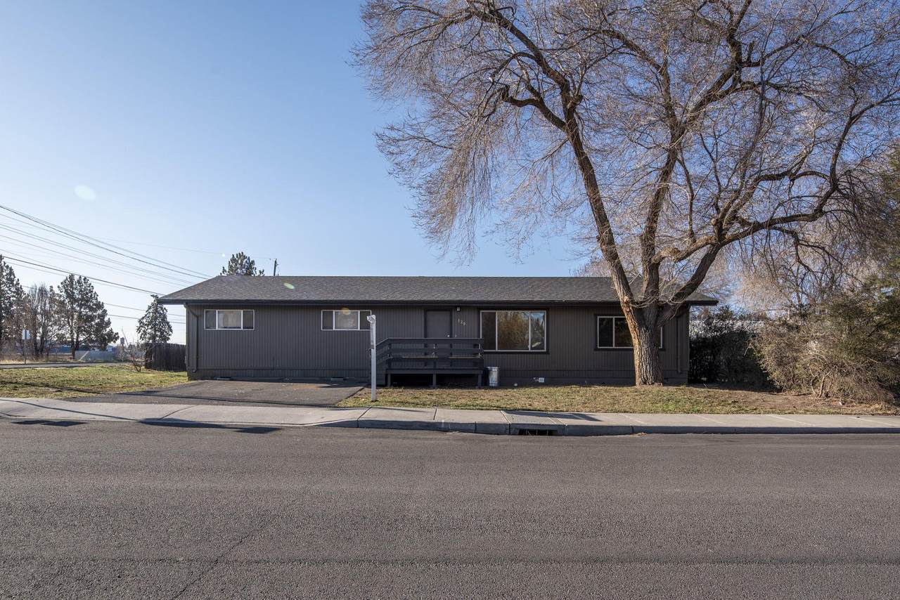120 Elm Avenue - Photo 1