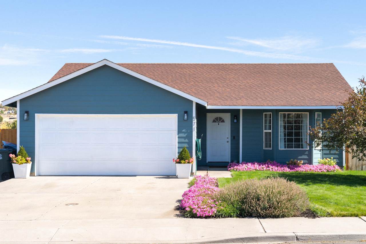 571-SE Romero Court - Photo 1