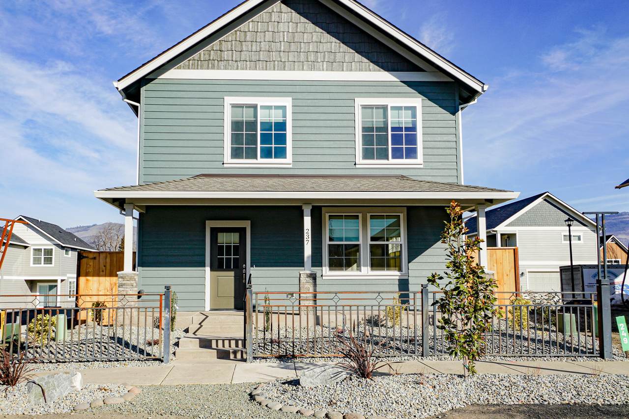 237 Willow Way - Photo 1