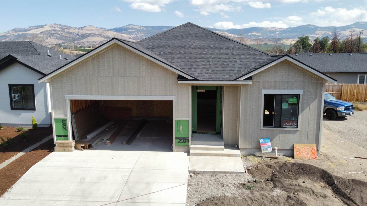 288 Christopher Way - Photo 1