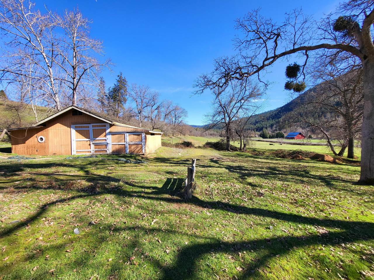4025 Little Applegate Road - Photo 1