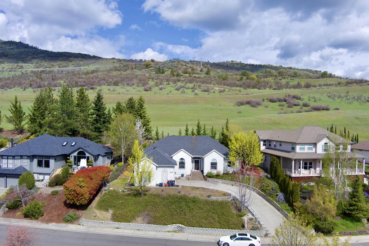 4635 Cloudcrest Drive - Photo 1