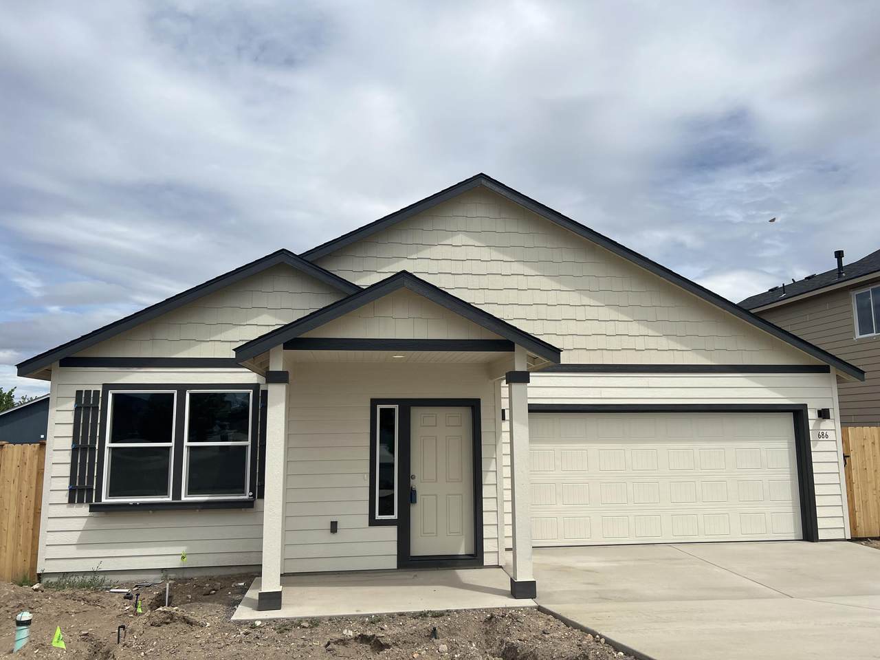 686 Posey Court - Photo 1