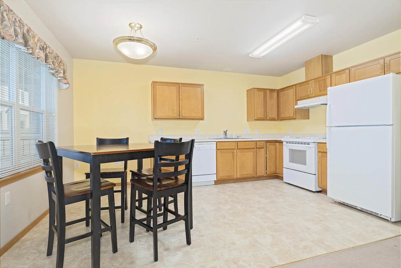 939 Mountain Meadows Circle - Photo 1