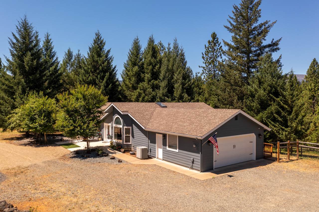 3034 Riverbanks Road - Photo 1