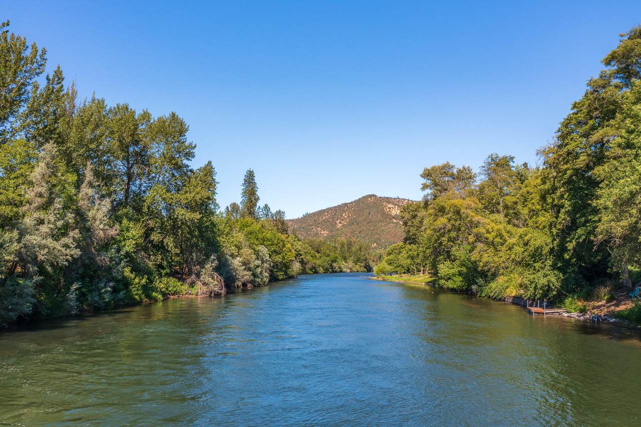 3048 Rogue River Highway - Photo 1