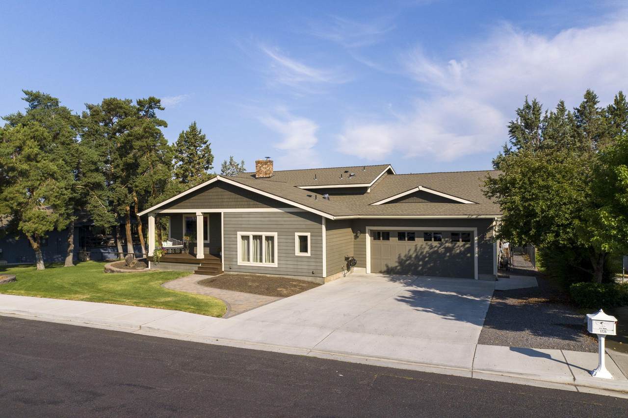1725 Parkway Drive - Photo 1
