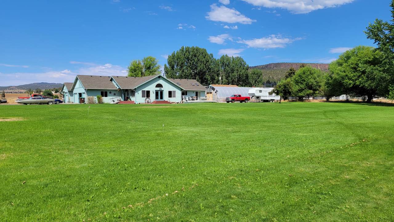 7208 Ochoco Highway - Photo 1