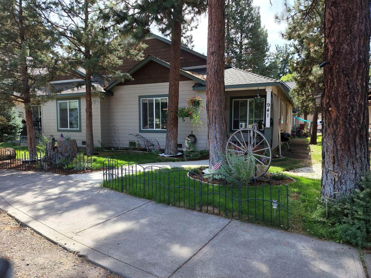 941 Cascade Avenue - Photo 1