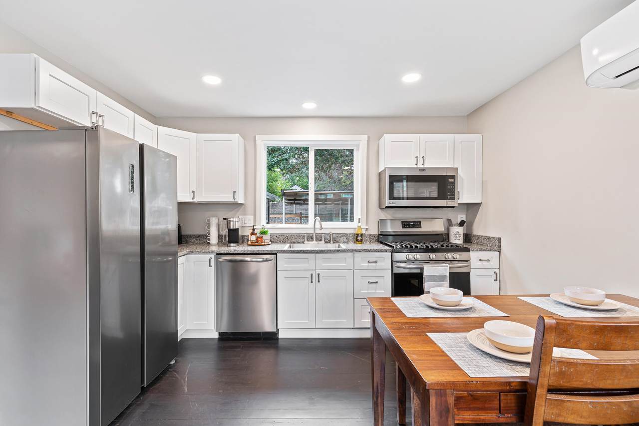 713 9th Street - Photo 1