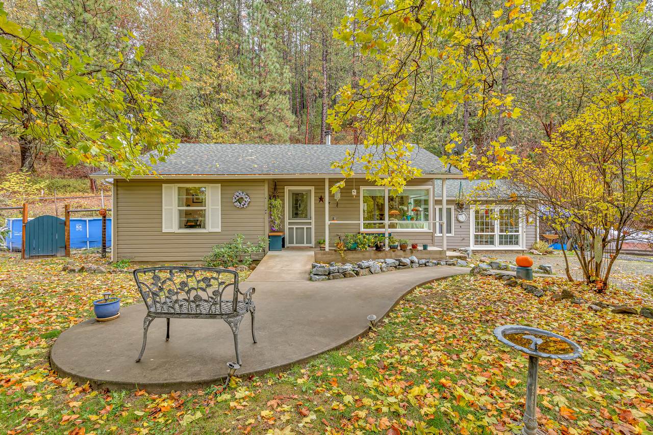7196 Evans Creek Road - Photo 1