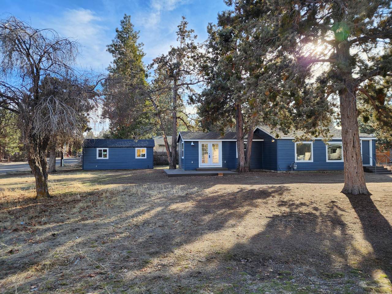 565 Woodland Boulevard - Photo 1