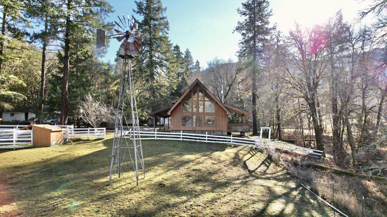 1585 Grays Creek Road - Photo 1